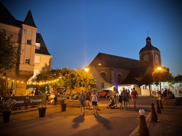 Piriac-sur-Mer en fête | Tablée géante, bal breton et feu d’artifice !