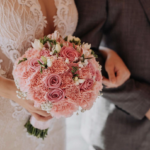 Mariage 2027 | Couleurs affirmées, robes modulables, décors argentés… les nouvelles tendances