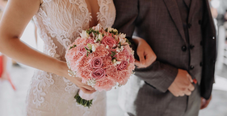 Mariage 2027 | Couleurs affirmées, robes modulables, décors argentés… les nouvelles tendances